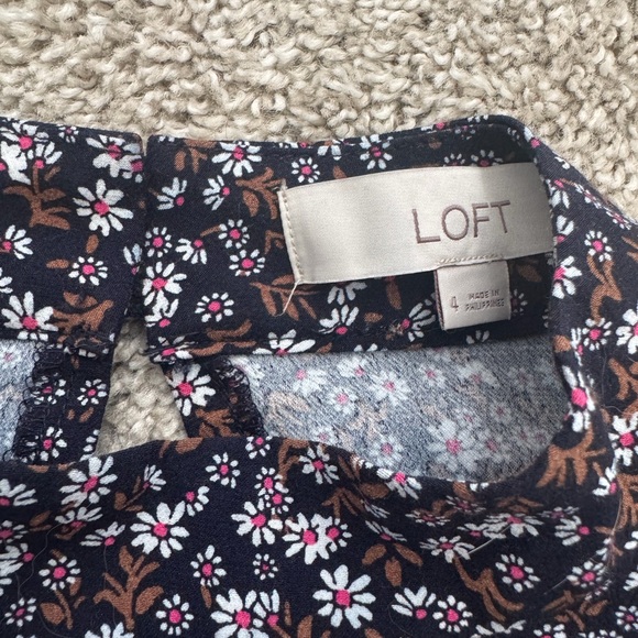 LOFT Navy Floral Blouse - Picture 3 of 4